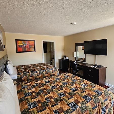 Fox Motor Inn Greater Napanee Eksteriør billede