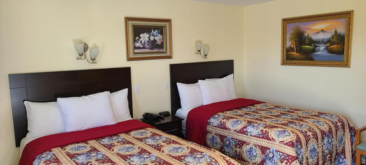 Fox Motor Inn Greater Napanee Eksteriør billede