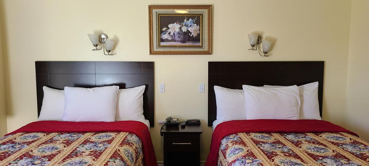 Fox Motor Inn Greater Napanee Eksteriør billede