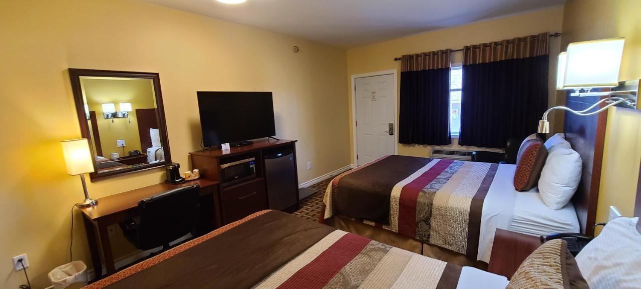Fox Motor Inn Greater Napanee Eksteriør billede