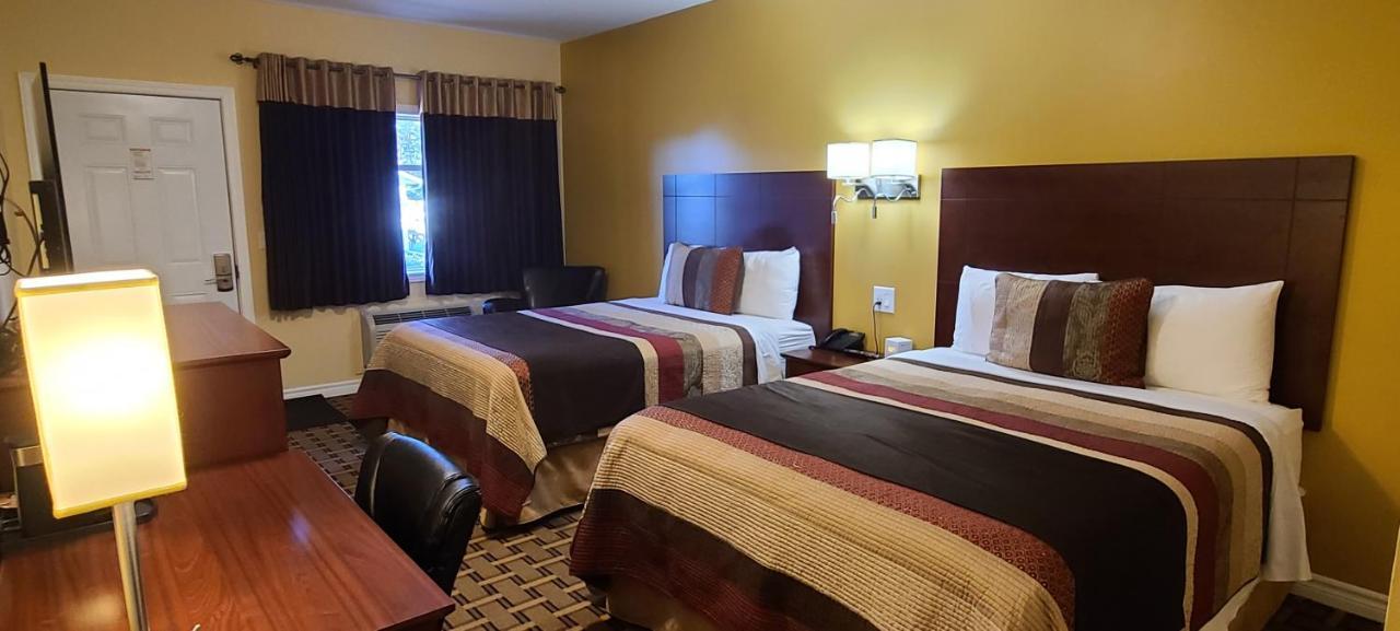 Fox Motor Inn Greater Napanee Eksteriør billede