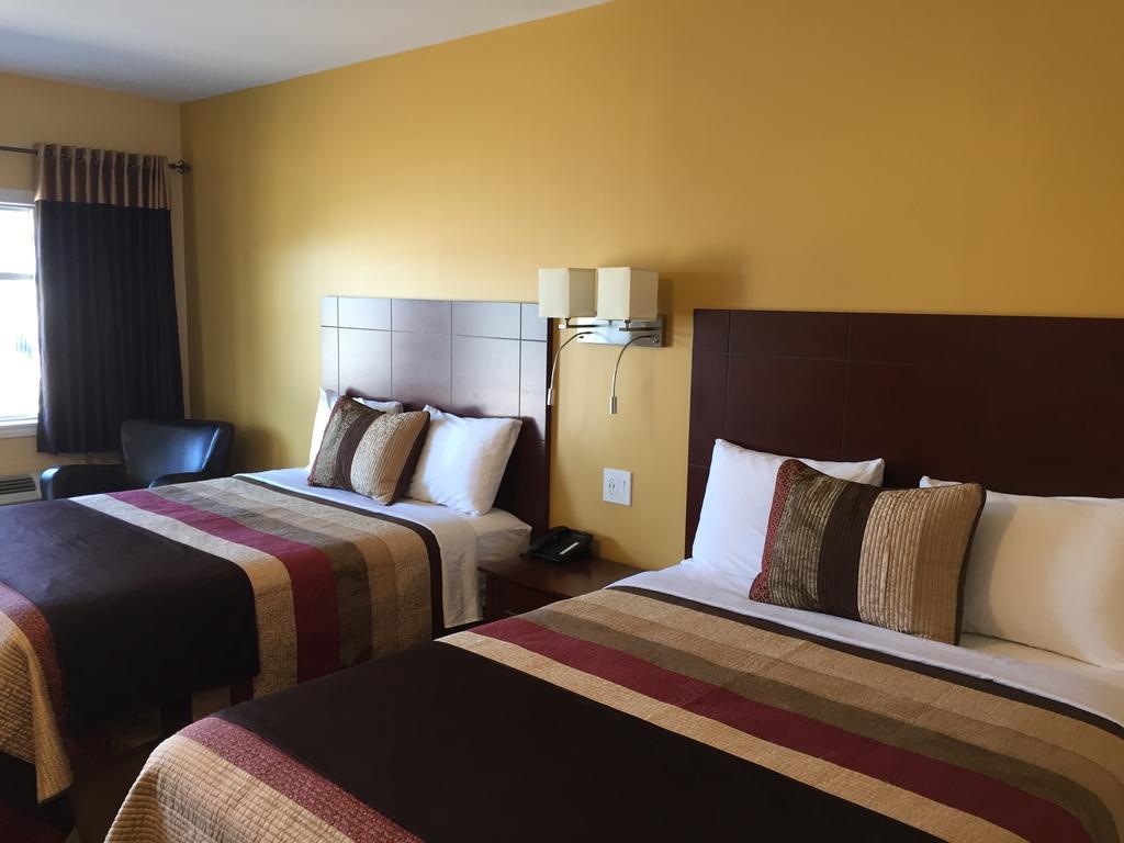 Fox Motor Inn Greater Napanee Eksteriør billede
