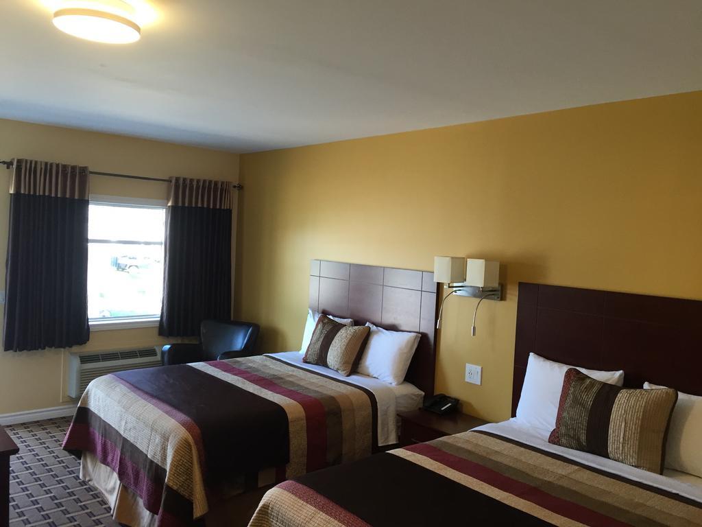 Fox Motor Inn Greater Napanee Eksteriør billede