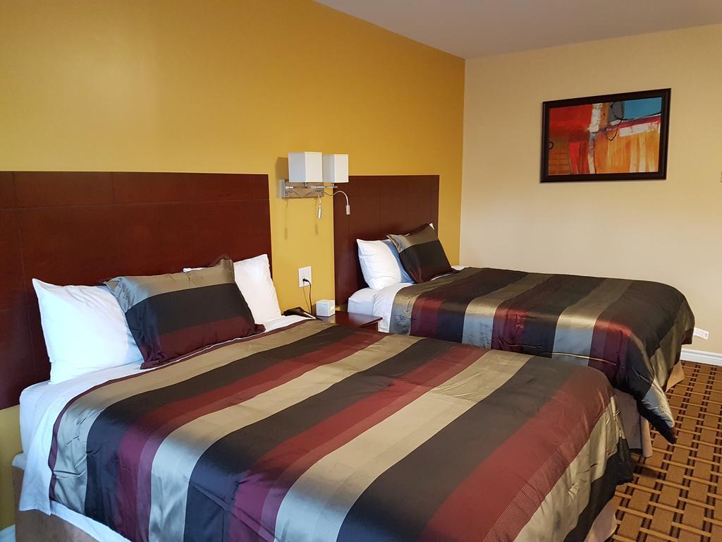 Fox Motor Inn Greater Napanee Eksteriør billede
