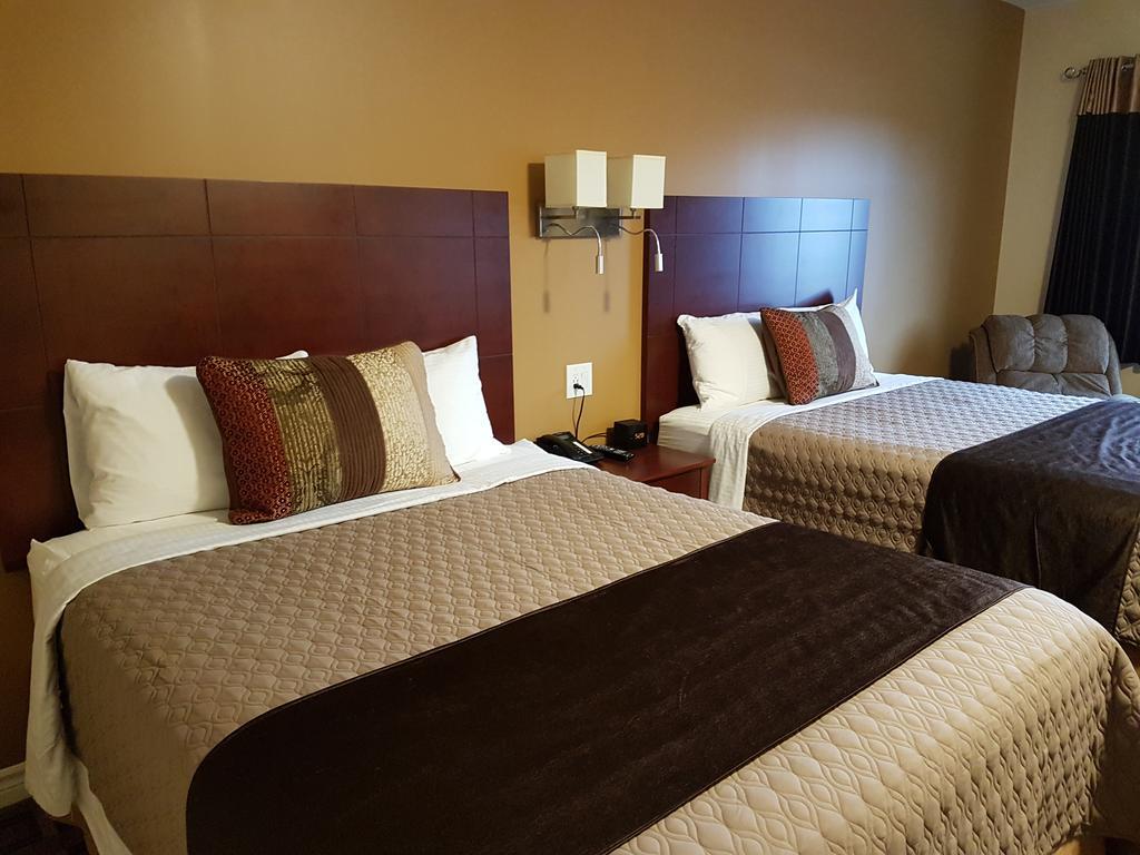 Fox Motor Inn Greater Napanee Eksteriør billede