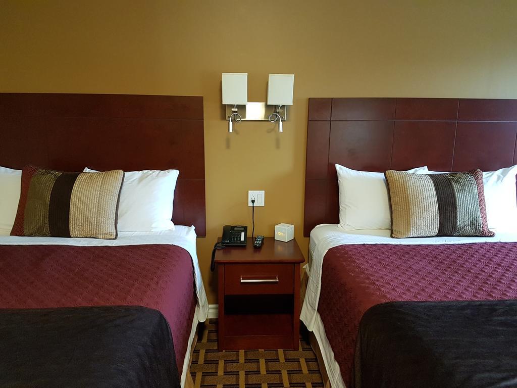 Fox Motor Inn Greater Napanee Eksteriør billede