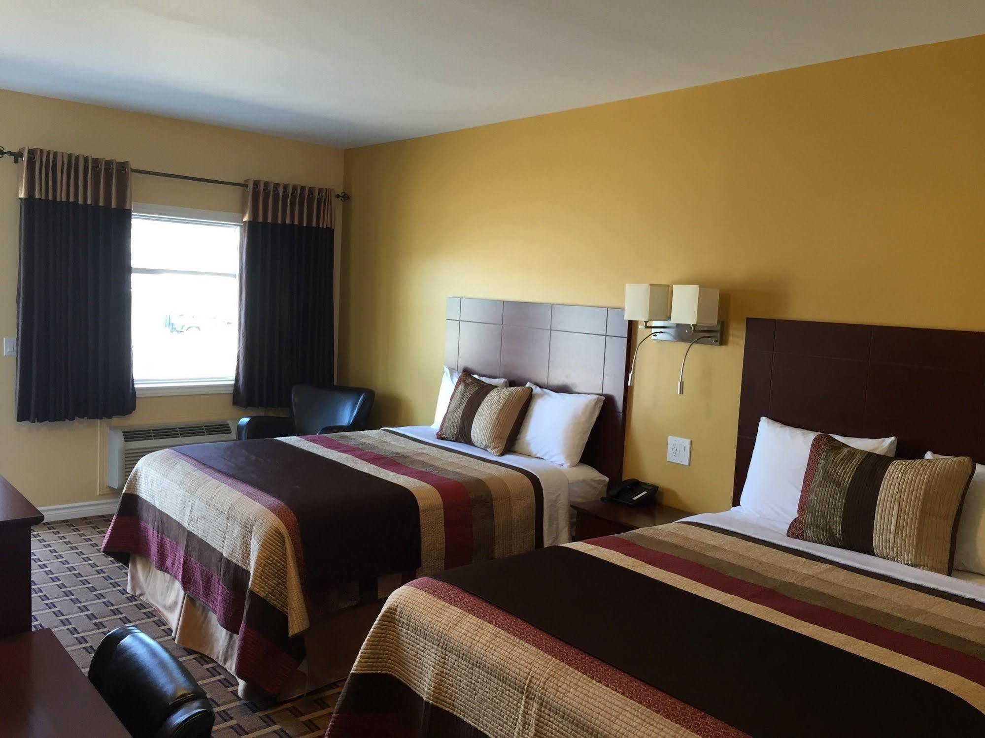 Fox Motor Inn Greater Napanee Eksteriør billede