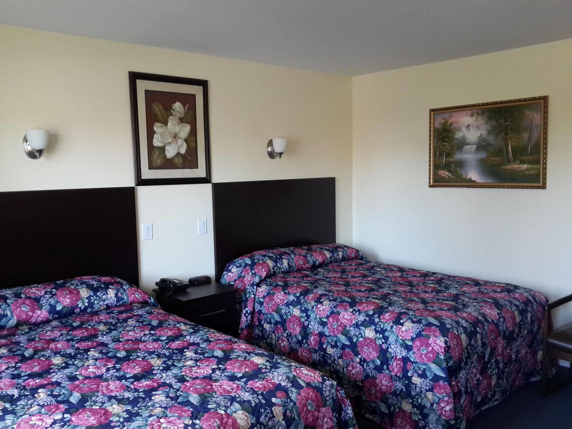 Fox Motor Inn Greater Napanee Eksteriør billede