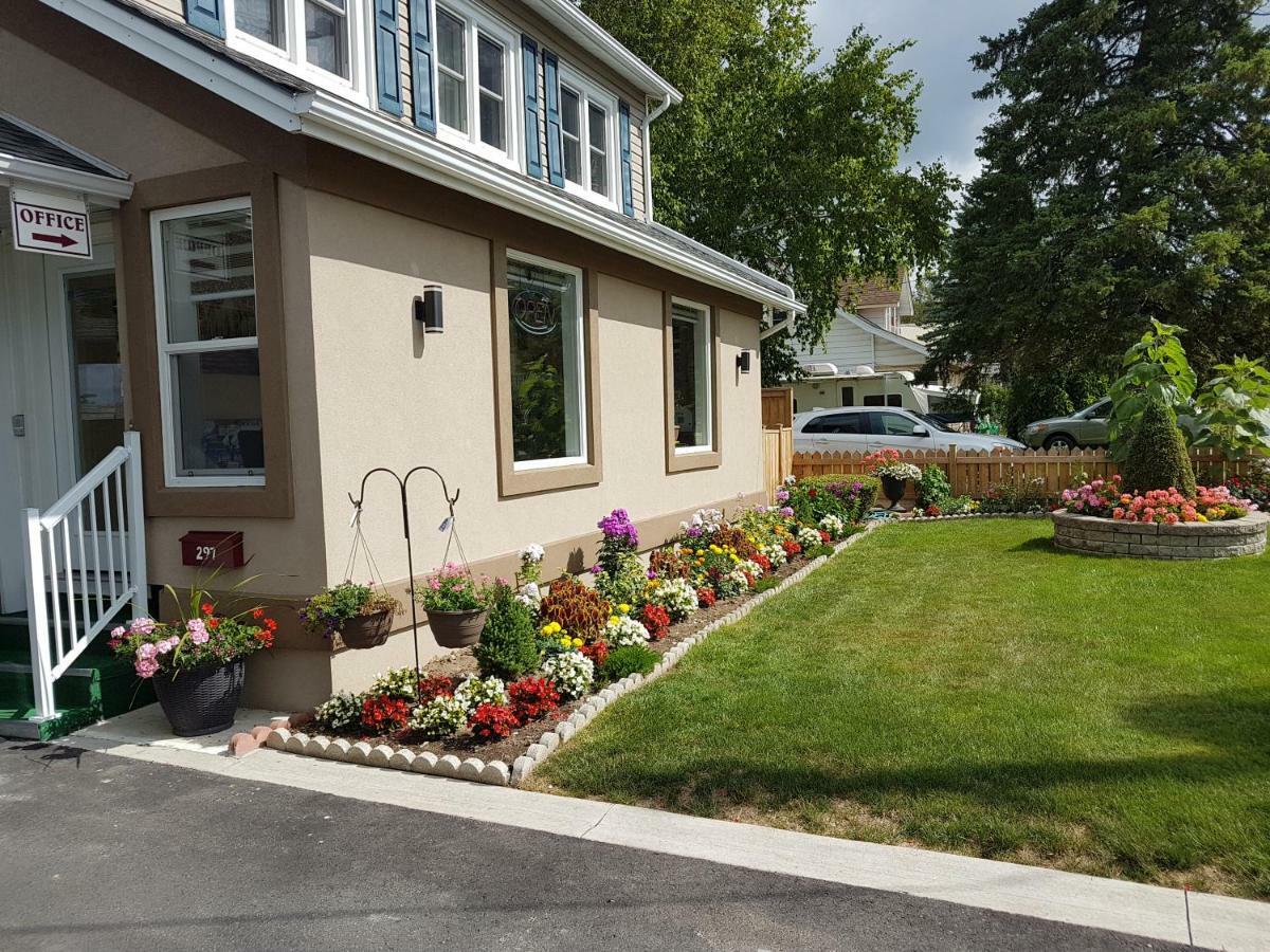 Fox Motor Inn Greater Napanee Eksteriør billede