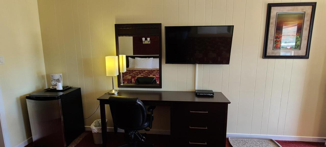 Fox Motor Inn Greater Napanee Eksteriør billede